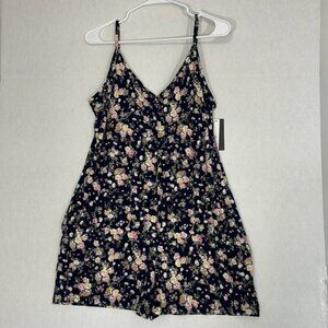 Amiliashp NWT Romper with Pockets, Spaghetti Strap Floral Large